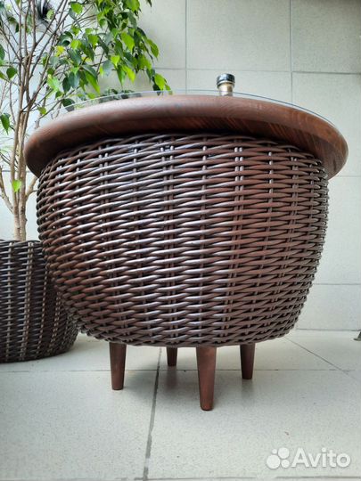 Стол из ротанга. Мебель из ротанга