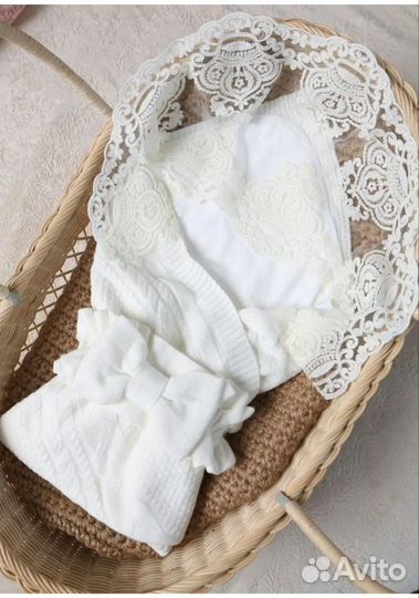 Плед на выписку вязаный