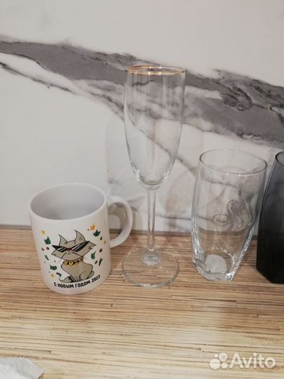 Кружки бокалы стаканы, за все на фото