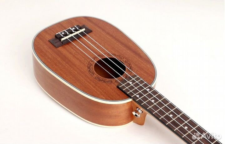 Необычная укулеле Tayste TUK-201 сапеле