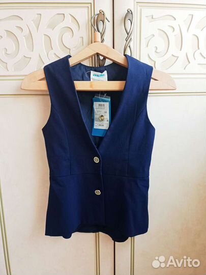 Жилетка для девочки 140 новая