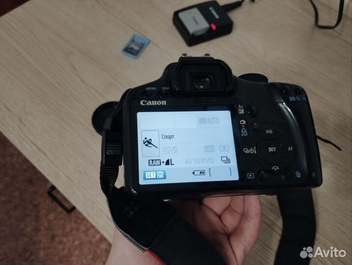Зеркальный фотоаппарат canon