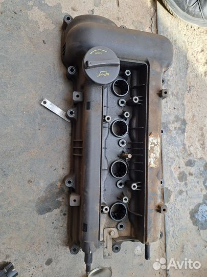 Клапаная крышка Hyundai kia 1.6