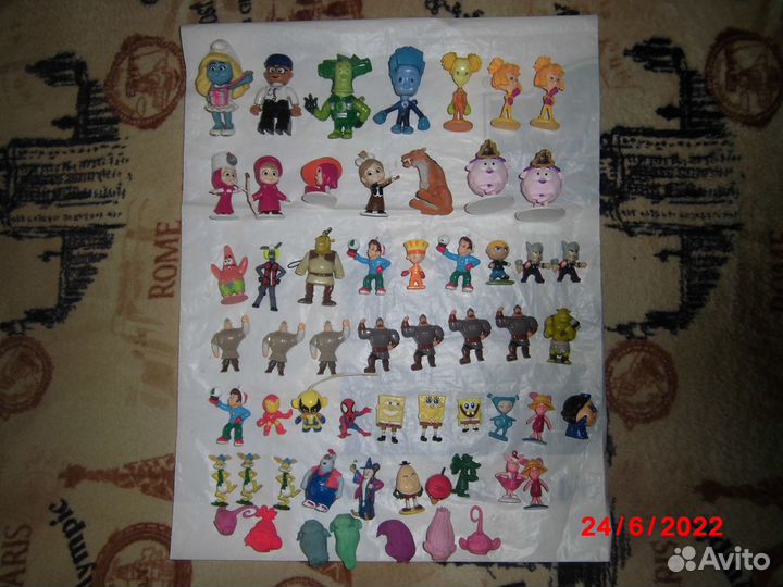 Фигурки из разных мультфильмов