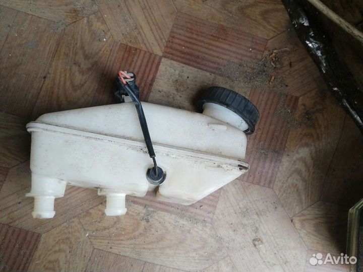 Бачок тормозной жидкости Шевроле Авео Т255