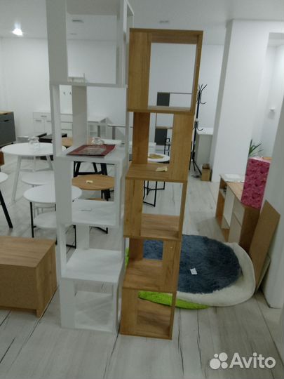 Стеллаж с полками