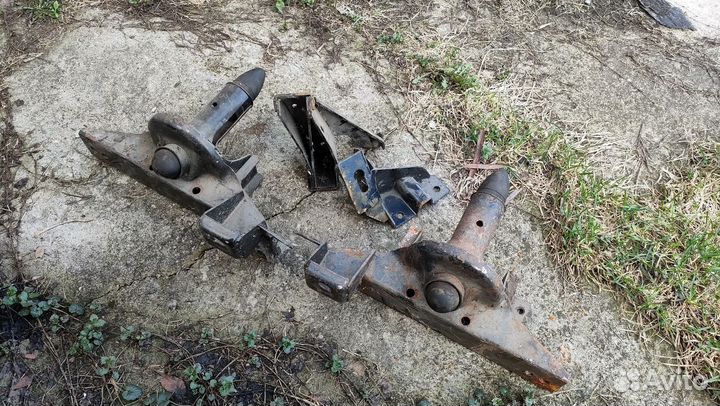 Кранштейн подушек двиг. Шевроле нива 2шт