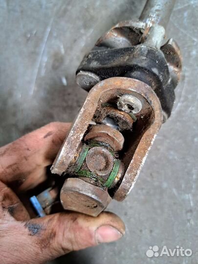 Рулевой карданчик на Ягуар x-type