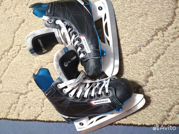 Коньки детские хоккейные размеры 33, 37