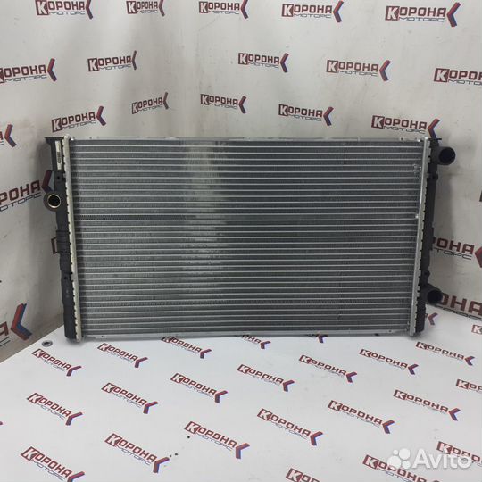 Радиатор охлаждения двигателя VAG golf