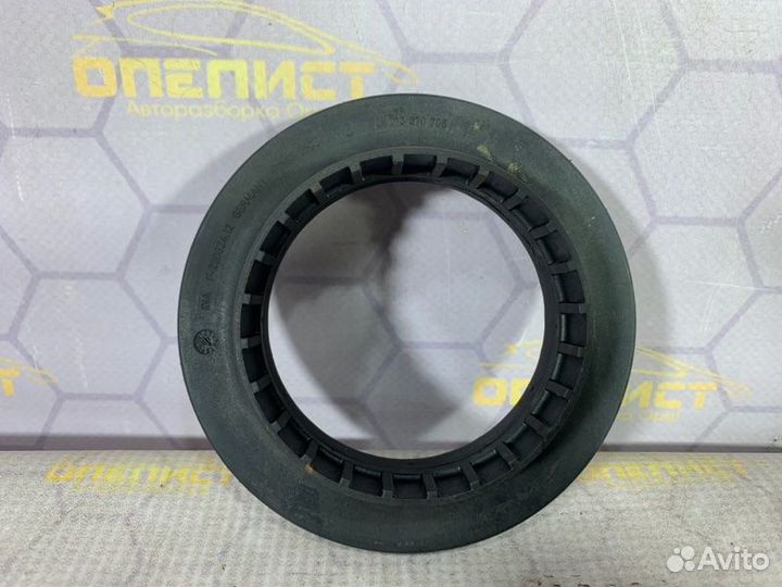 Опора амортизатора Opel Astra H 2010