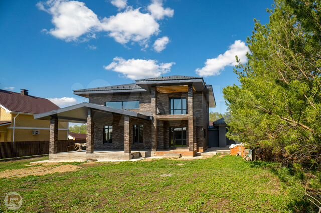 Коттедж 265 м² на участке 15 сот.