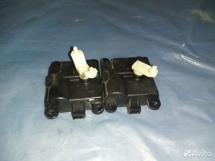 Моторчик заслонки печки Nissan Almera Classic