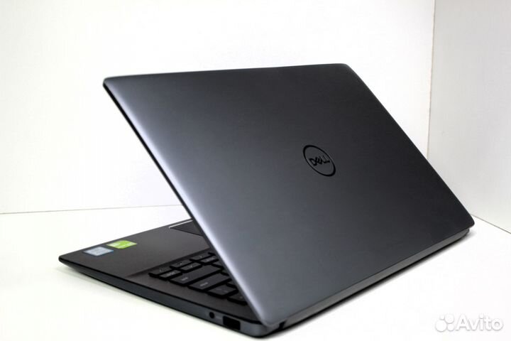 Мощный ультрабук Dell с сочным экраном