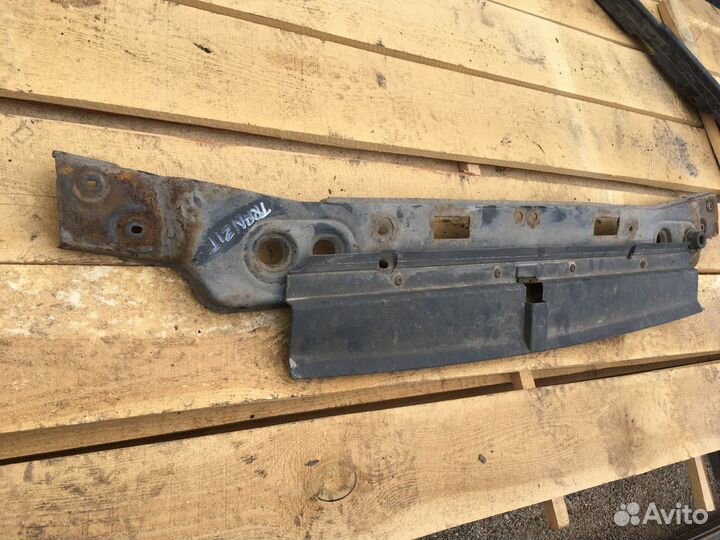 Форд Телевизор нижняя часть под радиаторы планка