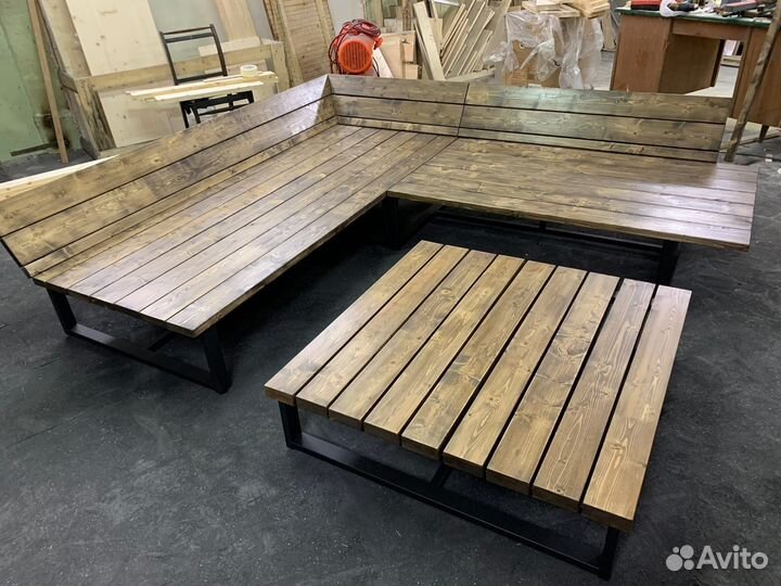 Мебель для сада из металла и дерева