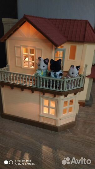 Sylvanian families домик с машиной и семьёй