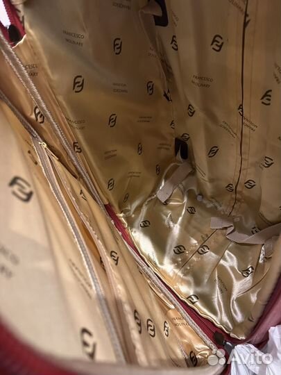 Чемодан на колесах