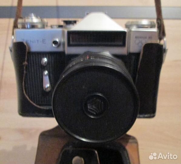 Пленочный зеркальный фотоаппарат Zenit - E