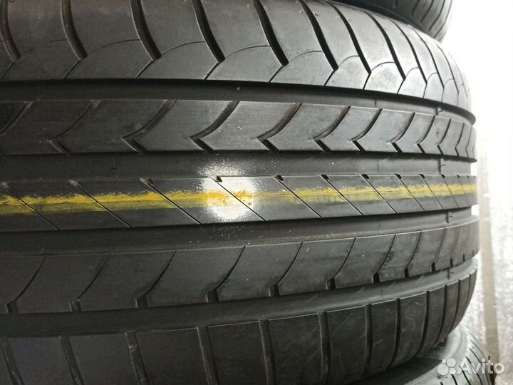 Goodyear EfficientGrip 285/40 R20