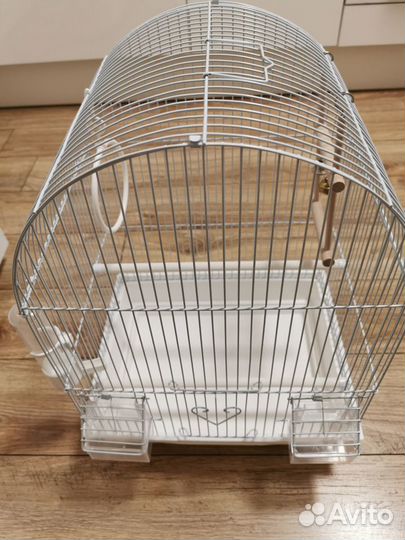 Клетка белая с кормушками, поилкой, лампа для птиц