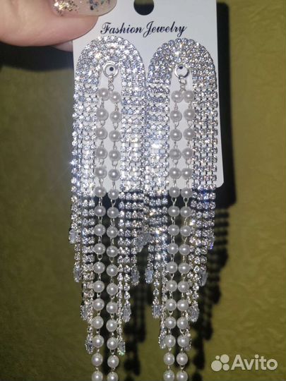 Длинные серьги стразы