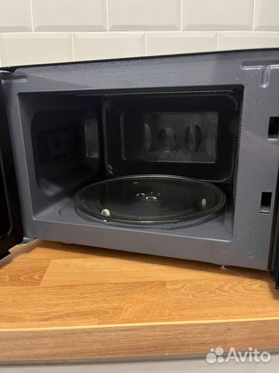 Микроволновка Midea