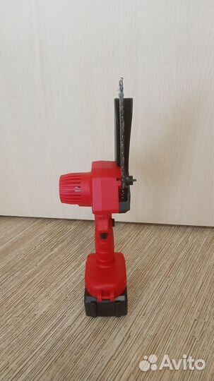 Сучкорез аккумуляторный