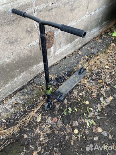 Трюковой самокат tech team aker