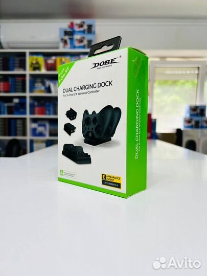 Зарядная станция + 2АКБ dobe для Xbox One