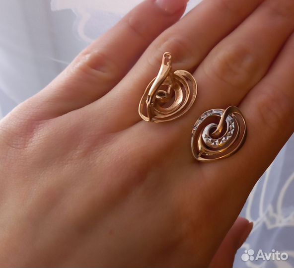 Золотые серьги