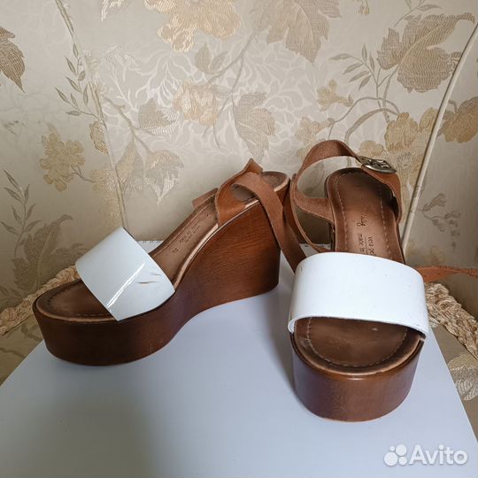 Босоножки из Италии кожаные на платформе