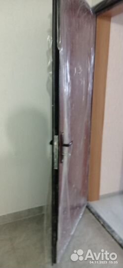 Дверь входная металлическая левая