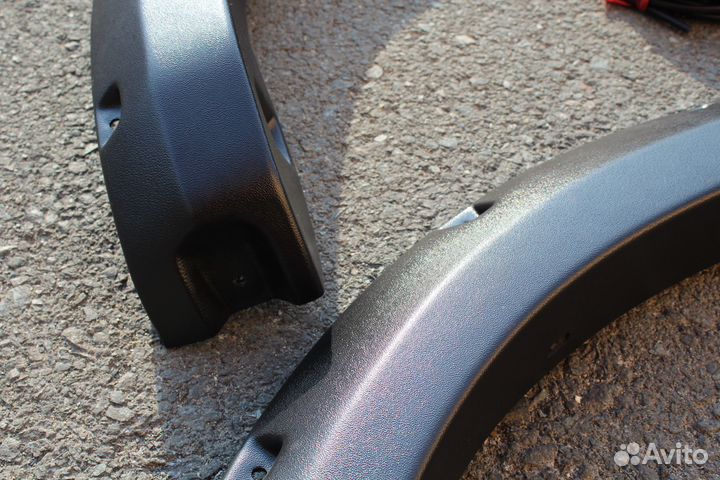 Фендера Tundra 2007 - 2013, шершавые