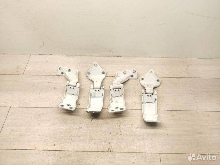 Петли двери задние Mercedes Vito W639 ом646 2006