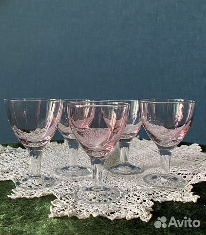 Старинные рюмки розовое стекло