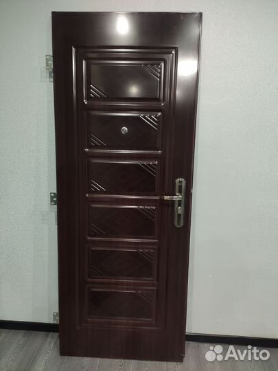 Дверь входная металлическая