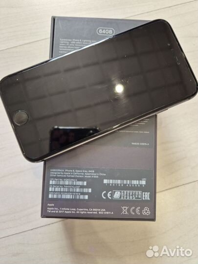 iPhone 8, 64 ГБ