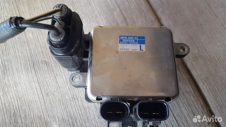 Блок управления вентилятором Toyota Camry 50-55