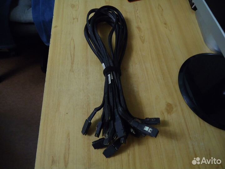 Кабель mini SAS SFF-8087