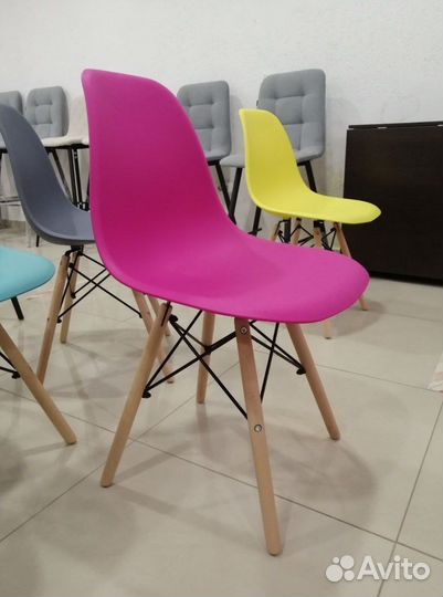 Стул новый «Eames DSW»