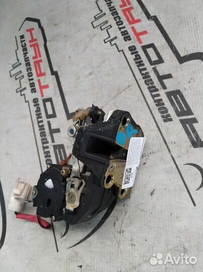 Замок двери toyota corolla sprinter AE100 AE100G A