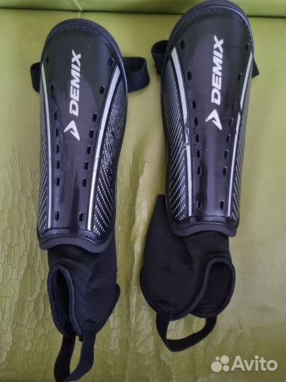 Футбольные щитки