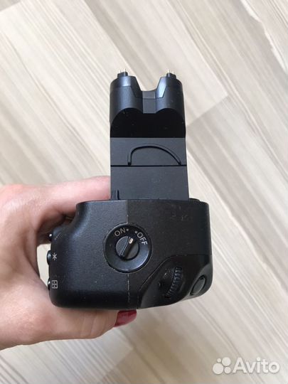 Батарейная ручка Canon BG-E6