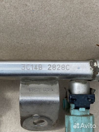 Топливная рампа Kia Rio 3