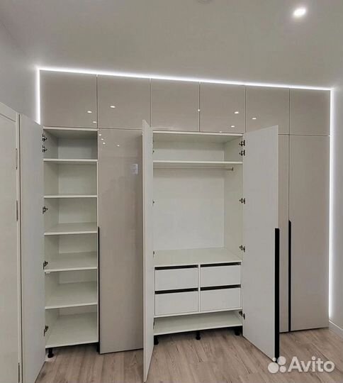 Шкаф новый распашной