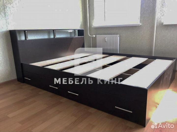 Кровать
