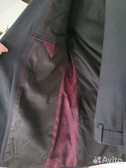 Продаю школьный костюм на мальчика рост 158-164