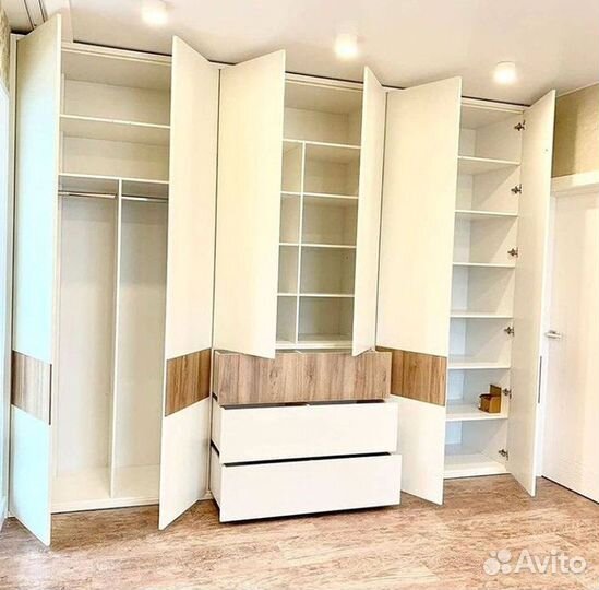 Шкаф распашной/ Шкаф