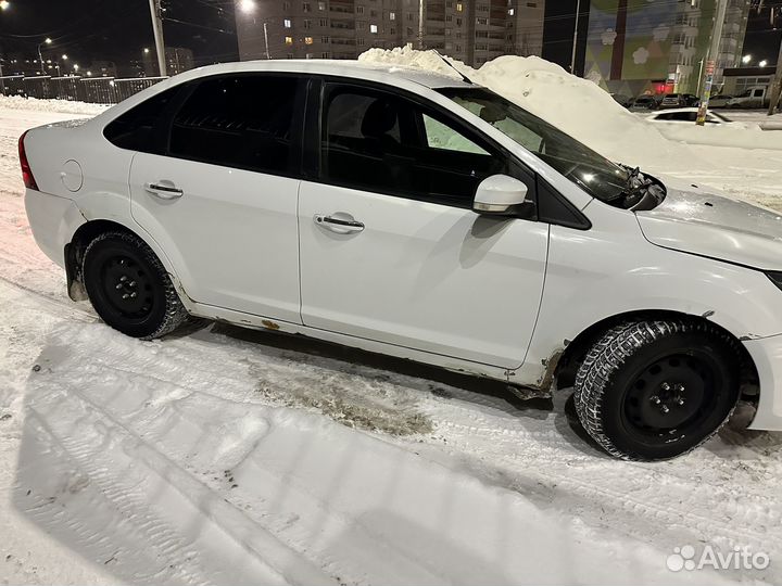 Ford Focus 1.6 МТ, 2008, битый, 200 000 км